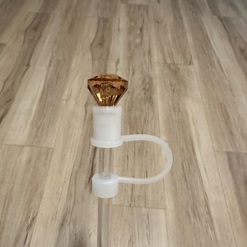 Elegant Amber Straw Topper